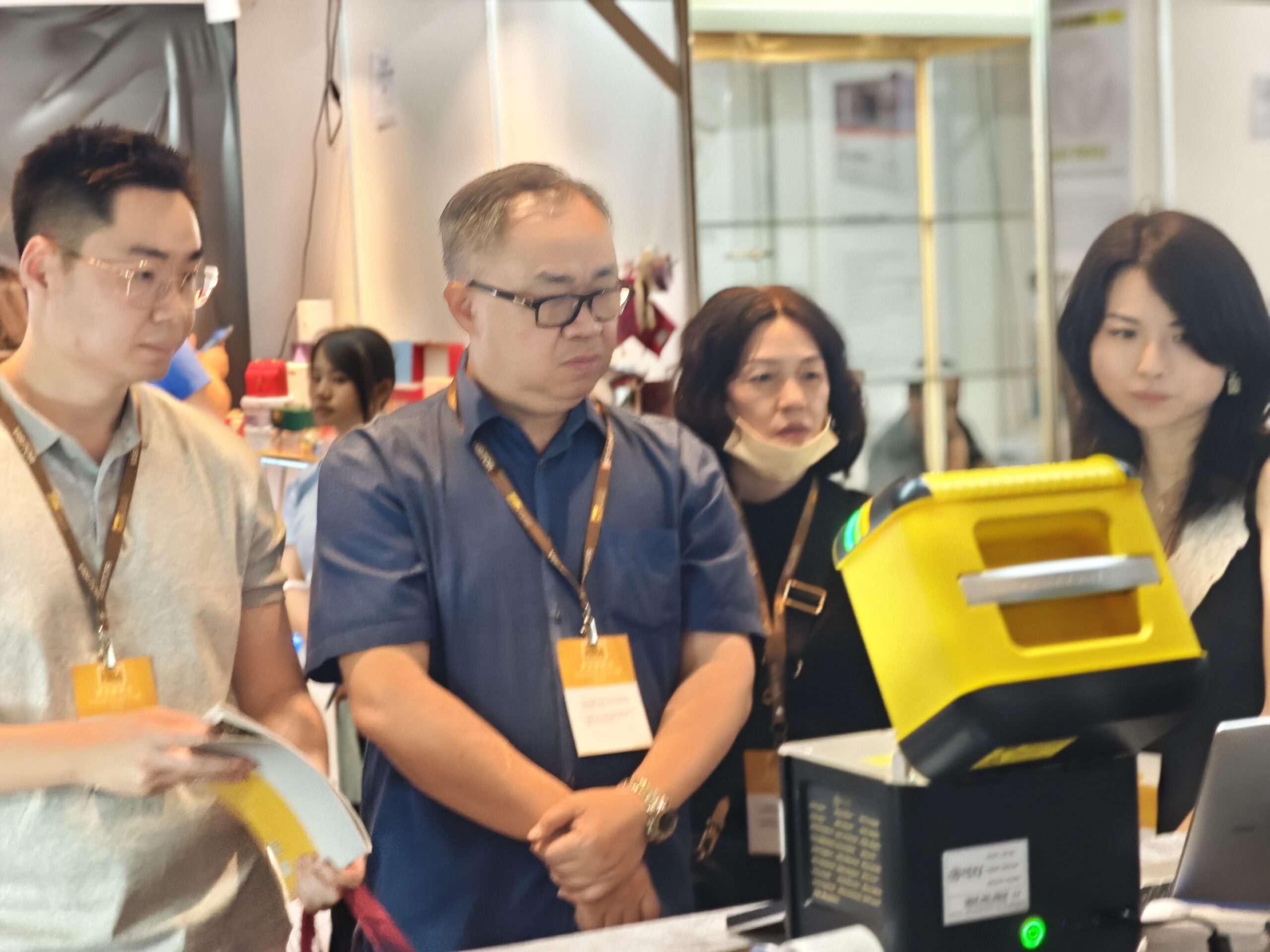 PWGS 무역 박람회 VRAY XRF GOLD TESTER